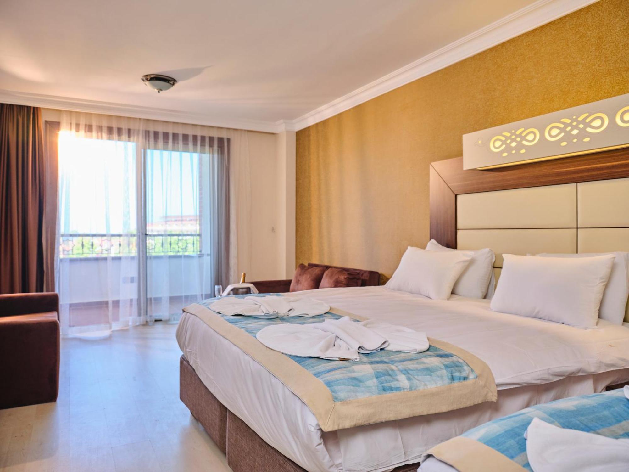 Noxinn Hotels Club Ultra All Inclusive Konaklı Esterno foto